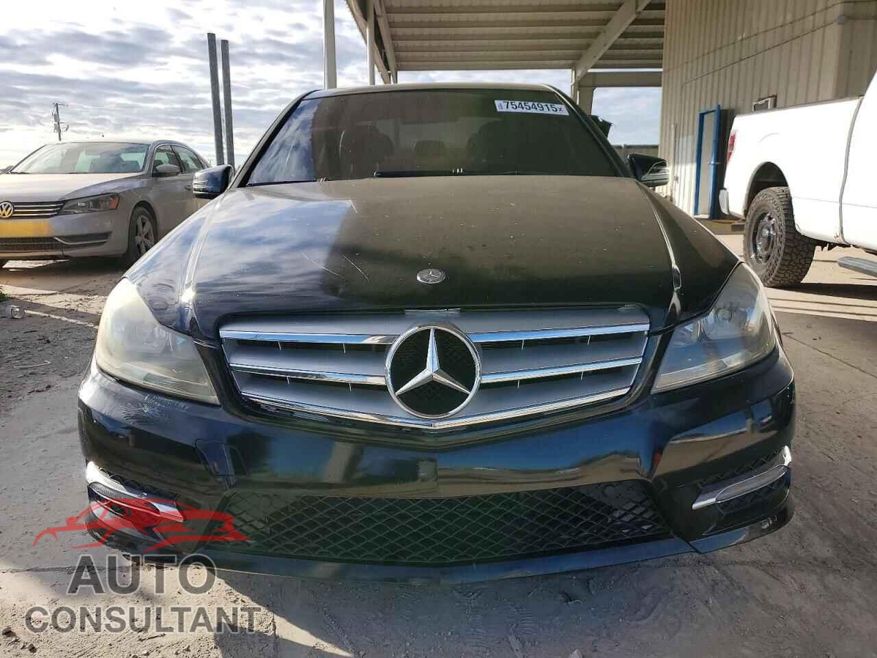 MERCEDES-BENZ C-CLASS 2012 - WDDGF8BB2CR201513