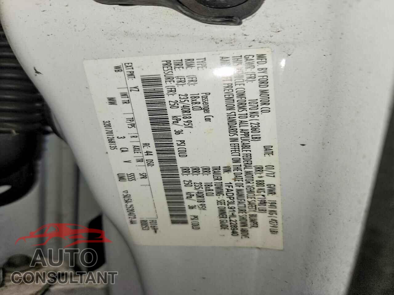 FORD FOCUS 2017 - 1FADP3L91HL228940