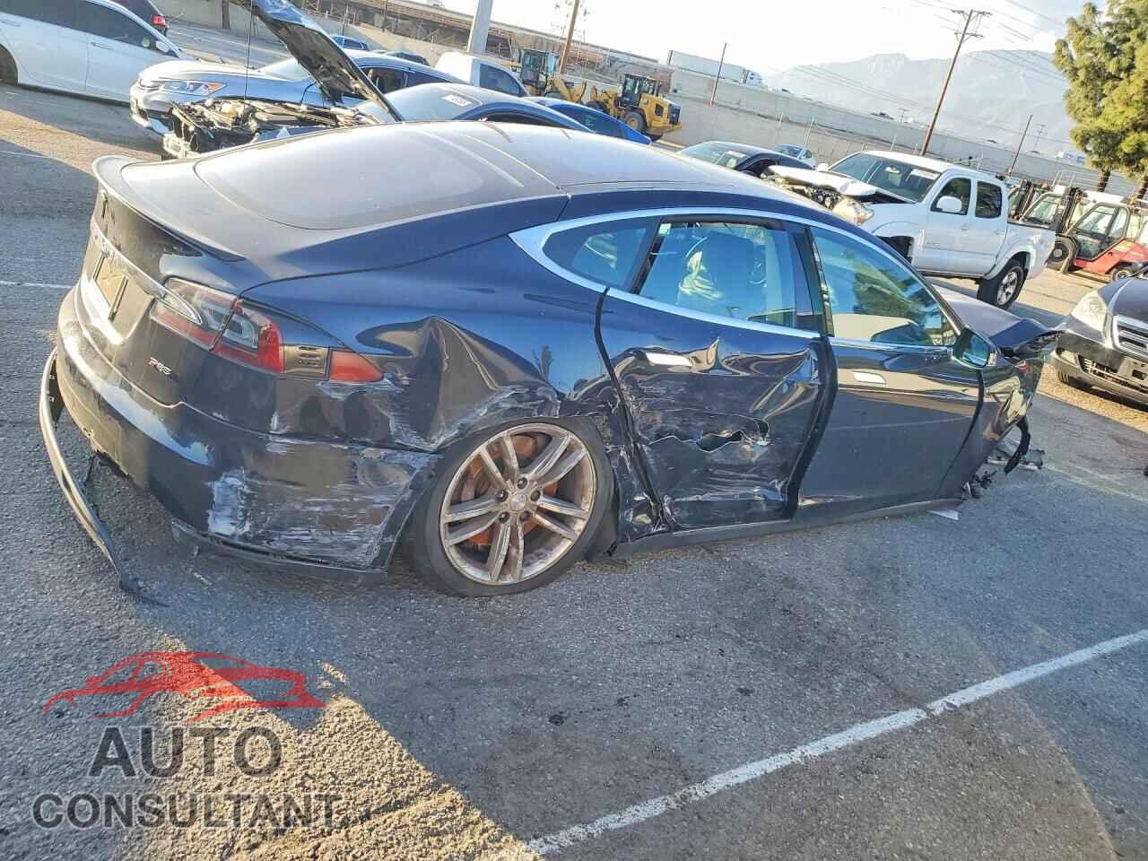 TESLA MODEL S 2013 - 5YJSA1CP4DFP17223