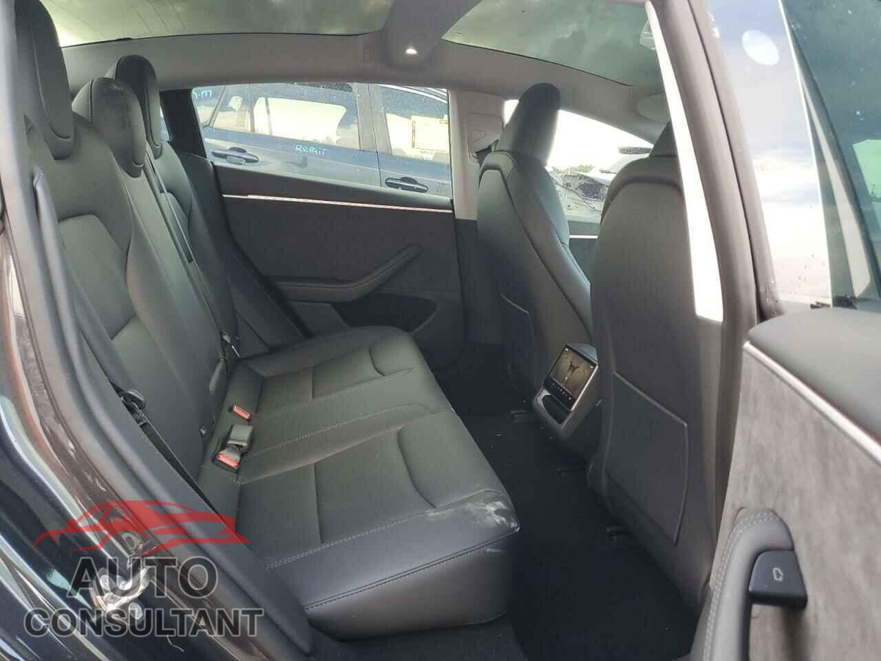 TESLA MODEL 3 2024 - 5YJ3E1EB3RF767855
