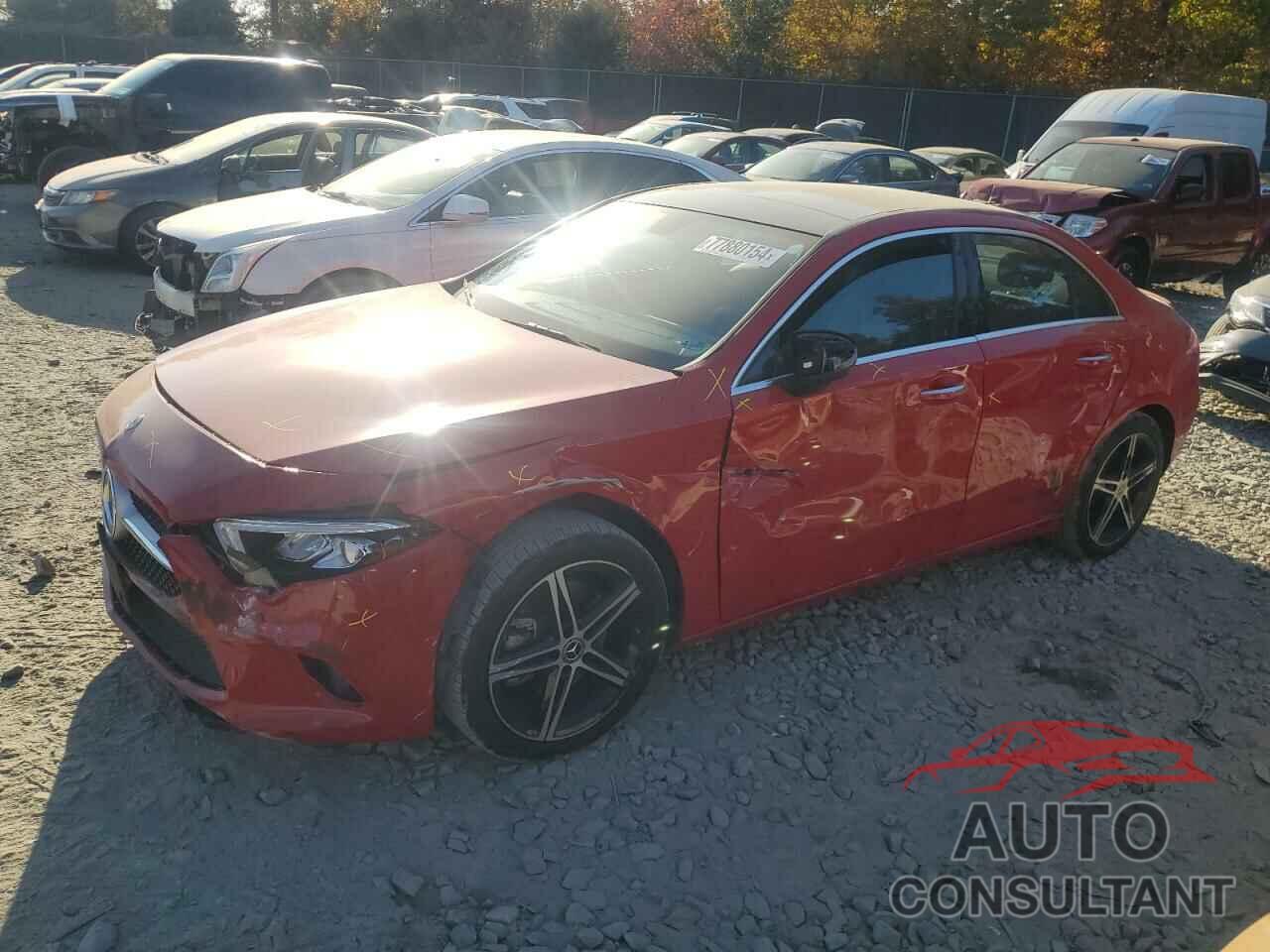 MERCEDES-BENZ A-CLASS 2019 - WDD3G4FB6KW013172