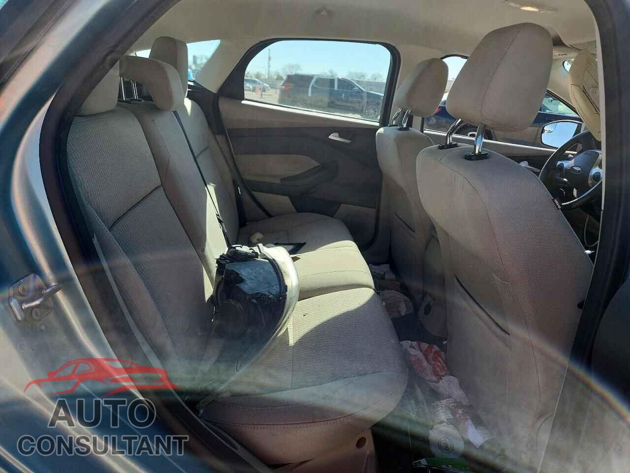 FORD FOCUS 2012 - 1FAHP3M26CL367974