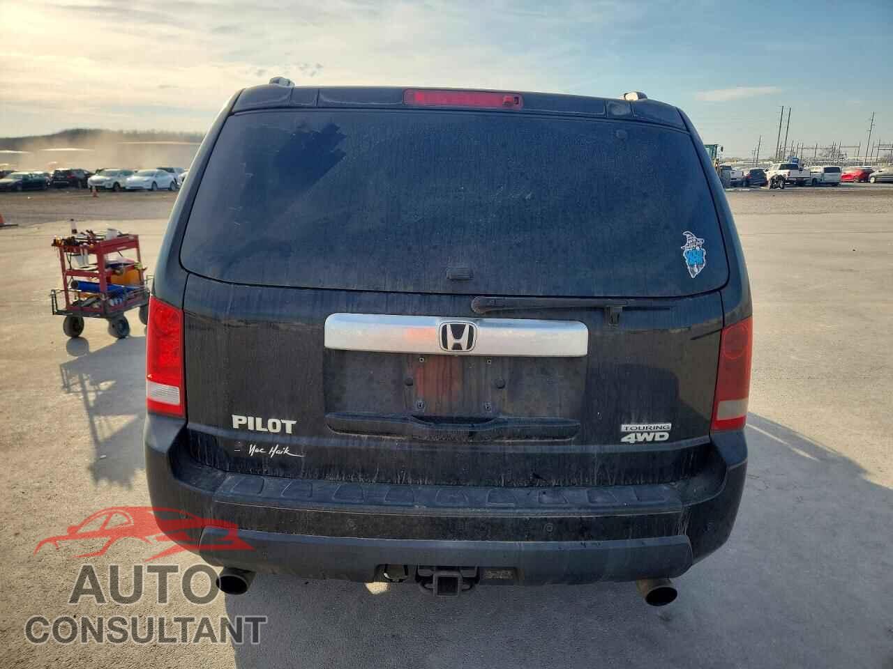 HONDA PILOT 2011 - 5FNYF4H94BB034121