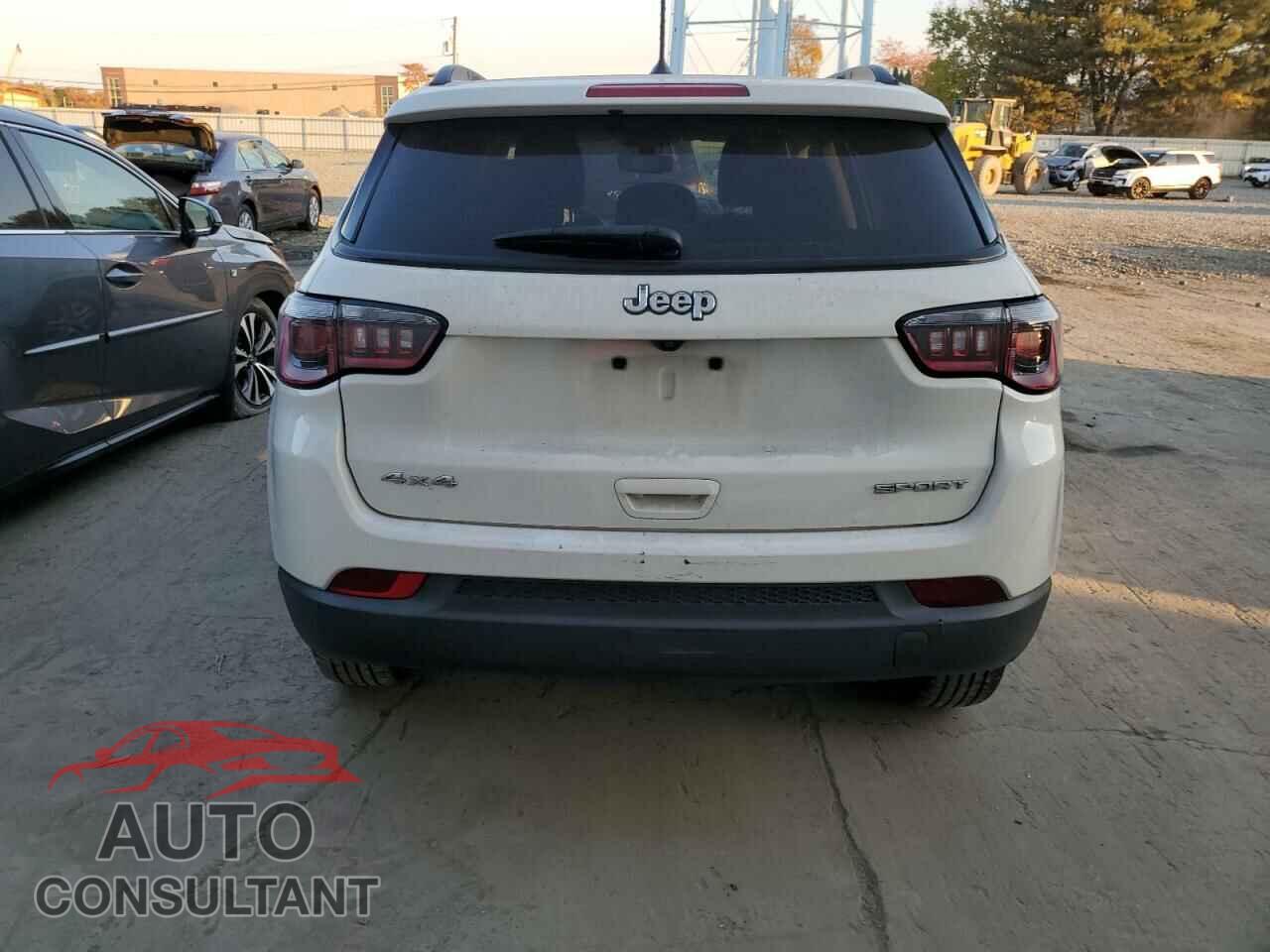 JEEP COMPASS 2018 - 3C4NJDAB9JT147089