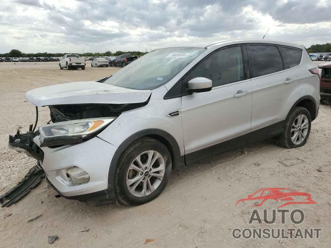 FORD ESCAPE 2017 - 1FMCU0GD8HUC87162