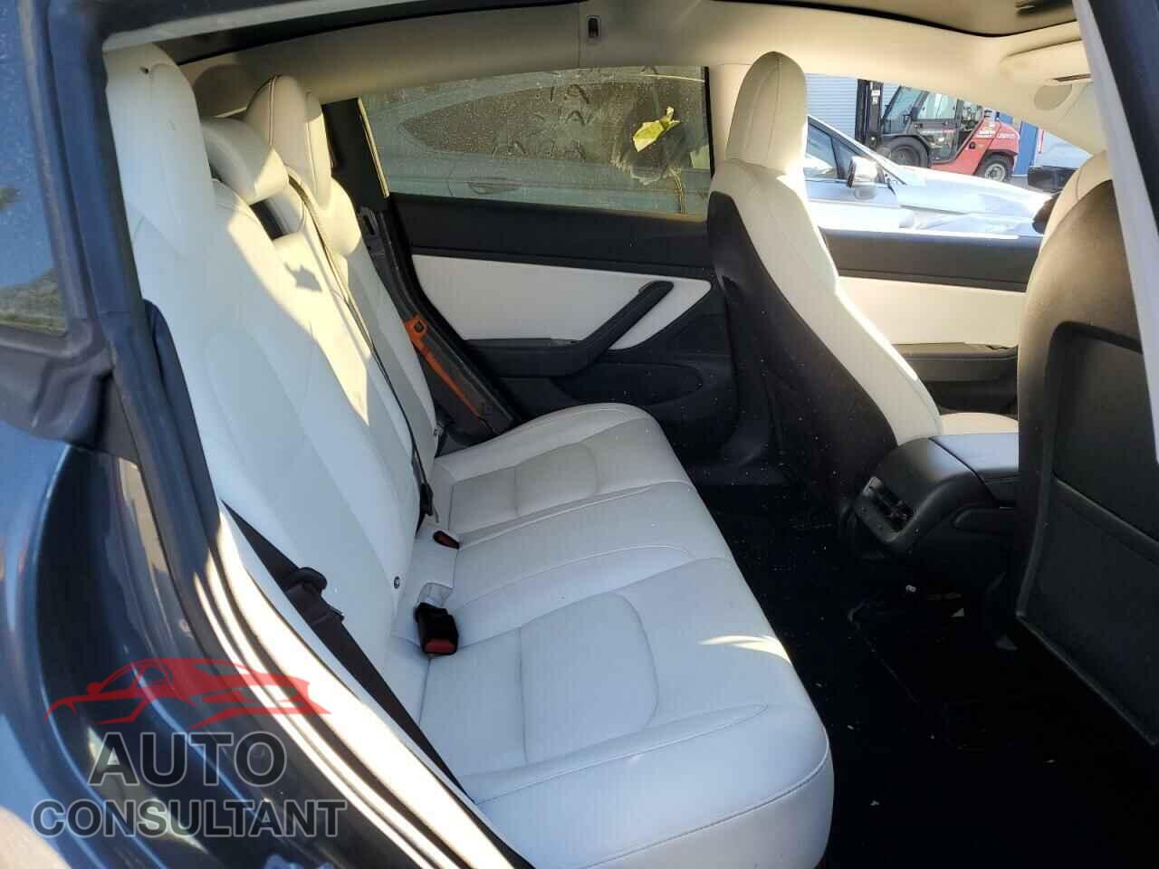 TESLA MODEL 3 2018 - 5YJ3E1EB0JF100438