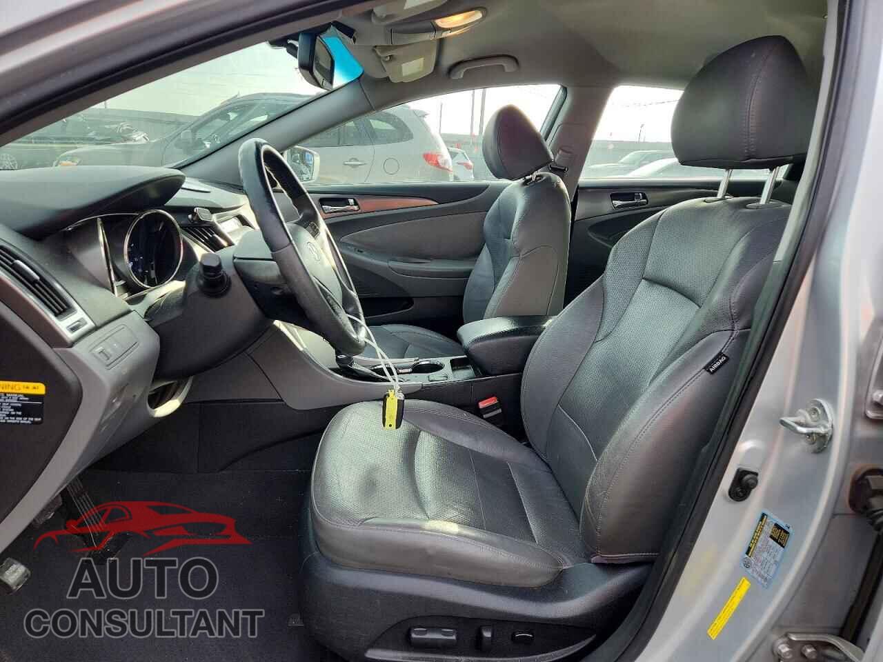 HYUNDAI SONATA 2012 - KMHEC4A41CA020516