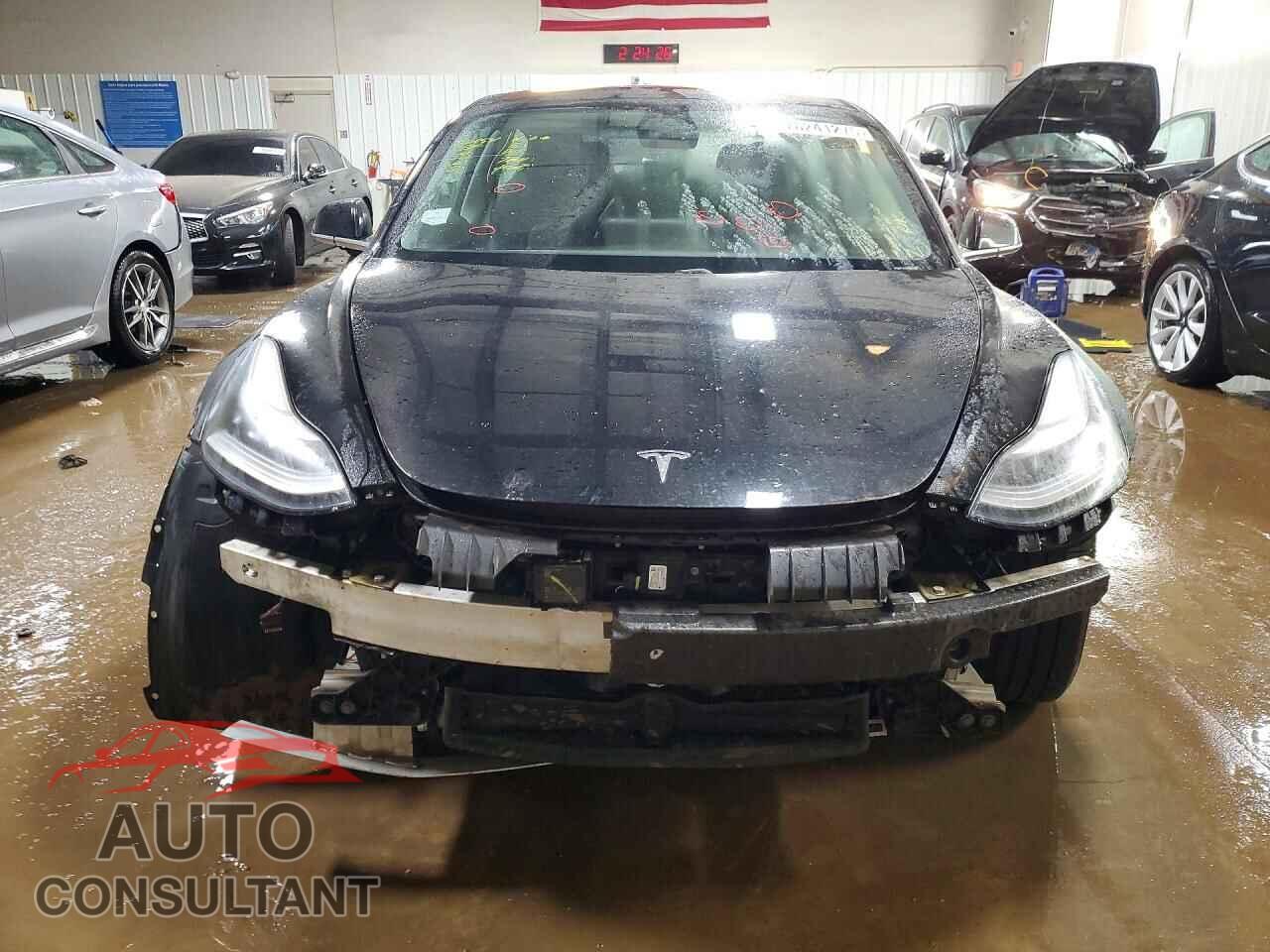 TESLA MODEL 3 2019 - 5YJ3E1EB4KF193479
