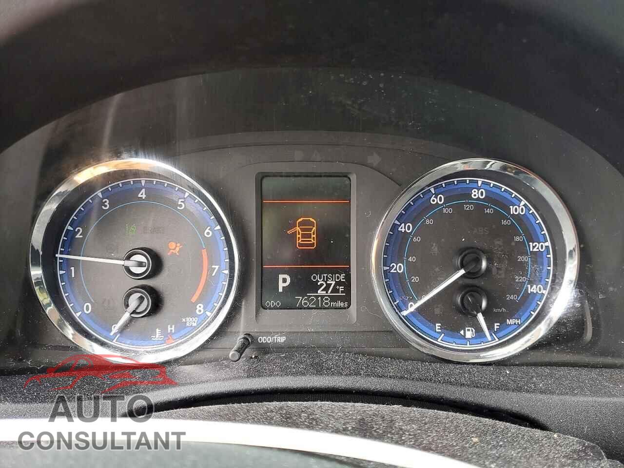 TOYOTA COROLLA 2018 - 2T1BURHE5JC118280