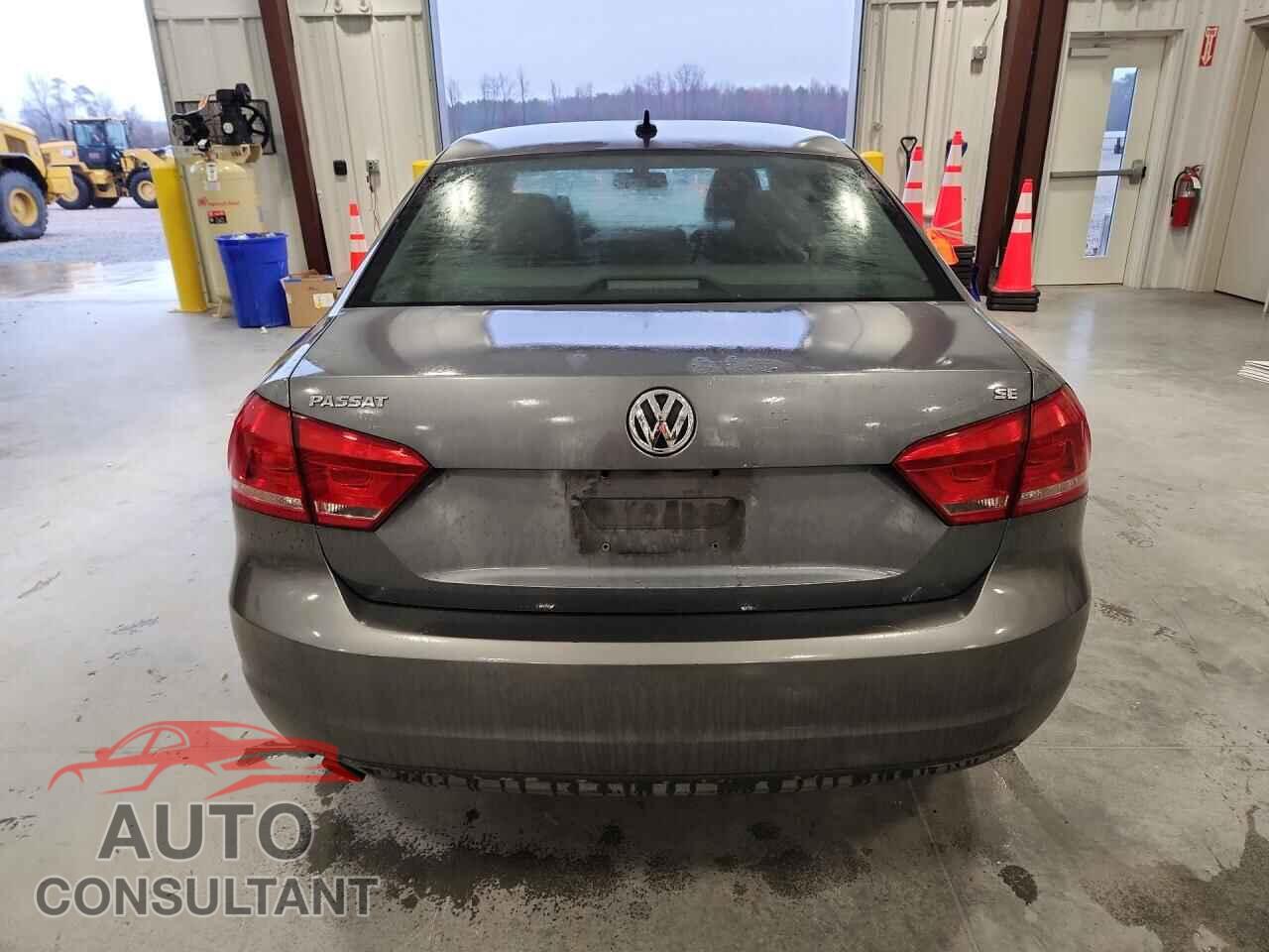 VOLKSWAGEN PASSAT 2014 - 1VWBP7A32EC002843