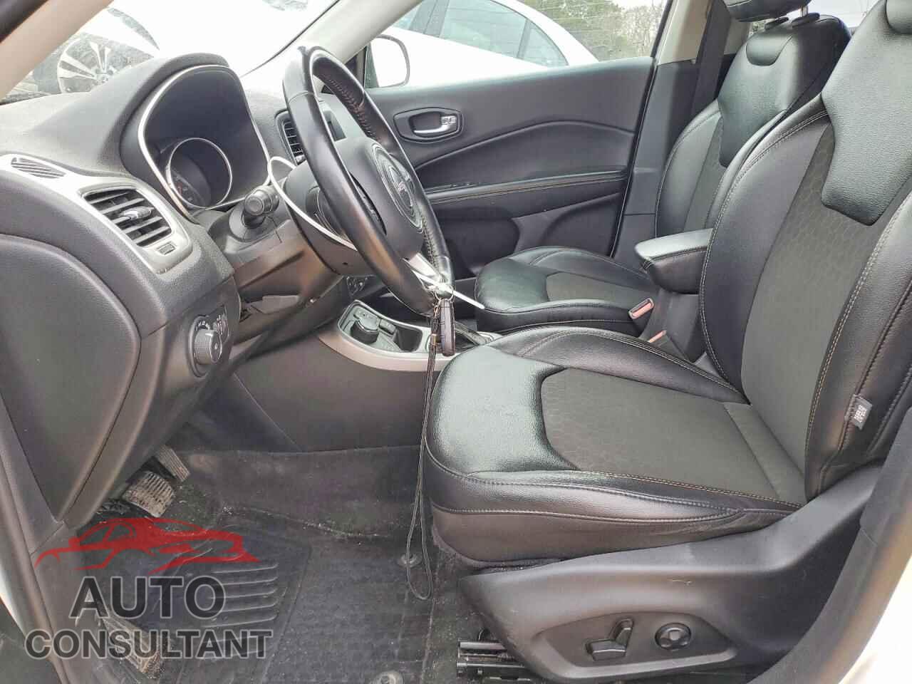 JEEP COMPASS 2018 - 3C4NJDBB5JT177771
