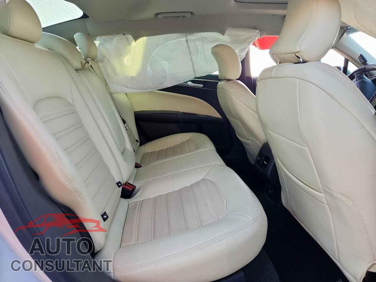 FORD FUSION 2019 - 3FA6P0LU2KR120573