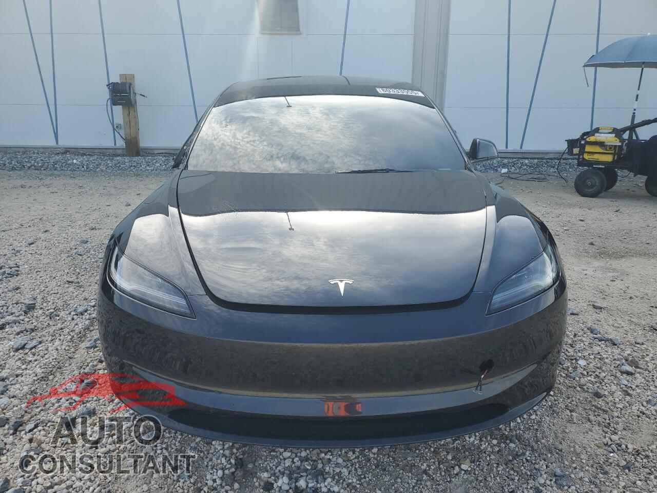 TESLA MODEL 3 2024 - 5YJ3E1EA8RF825496