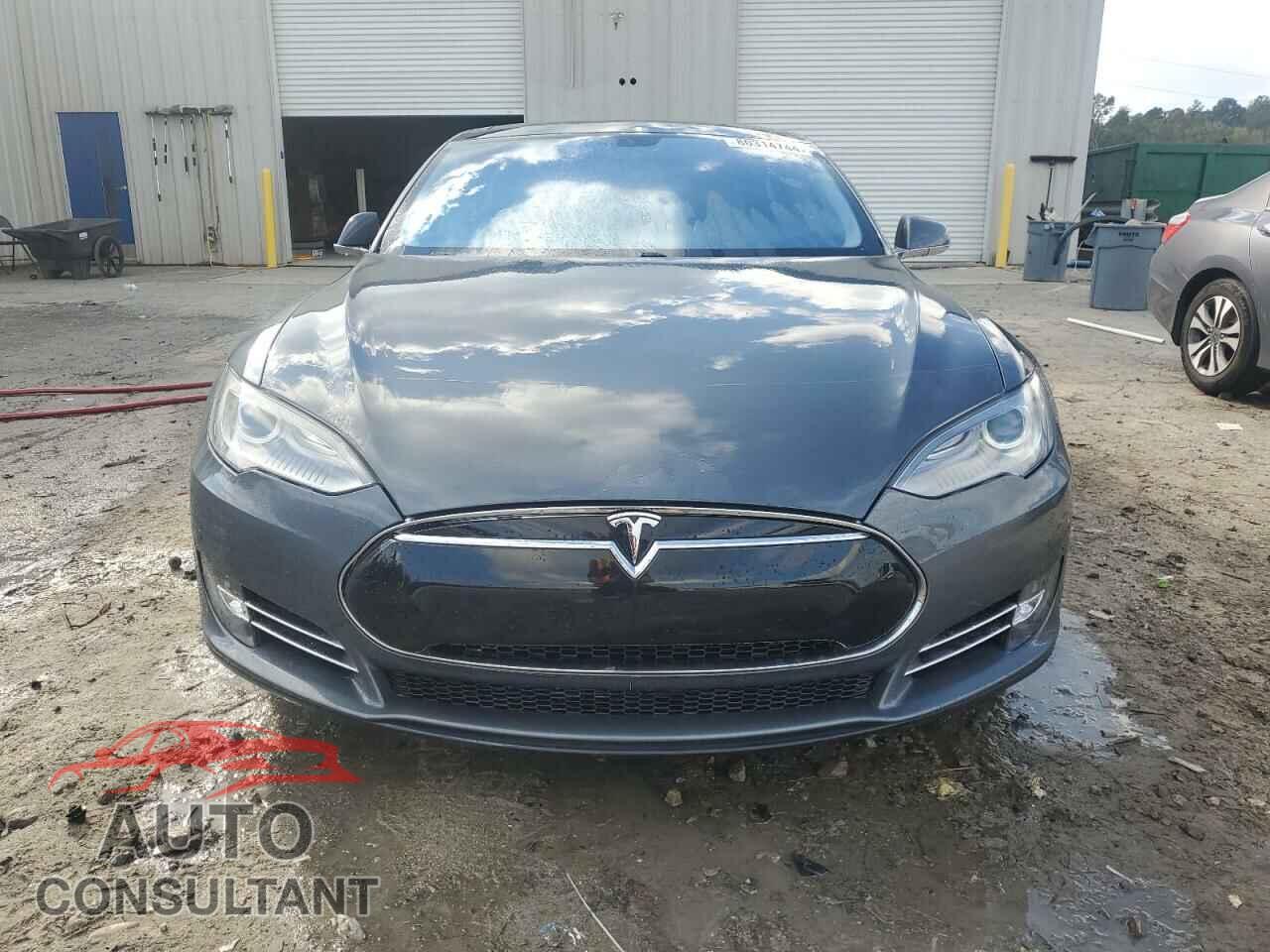 TESLA MODEL S 2013 - 5YJSA1DPXDFP16575