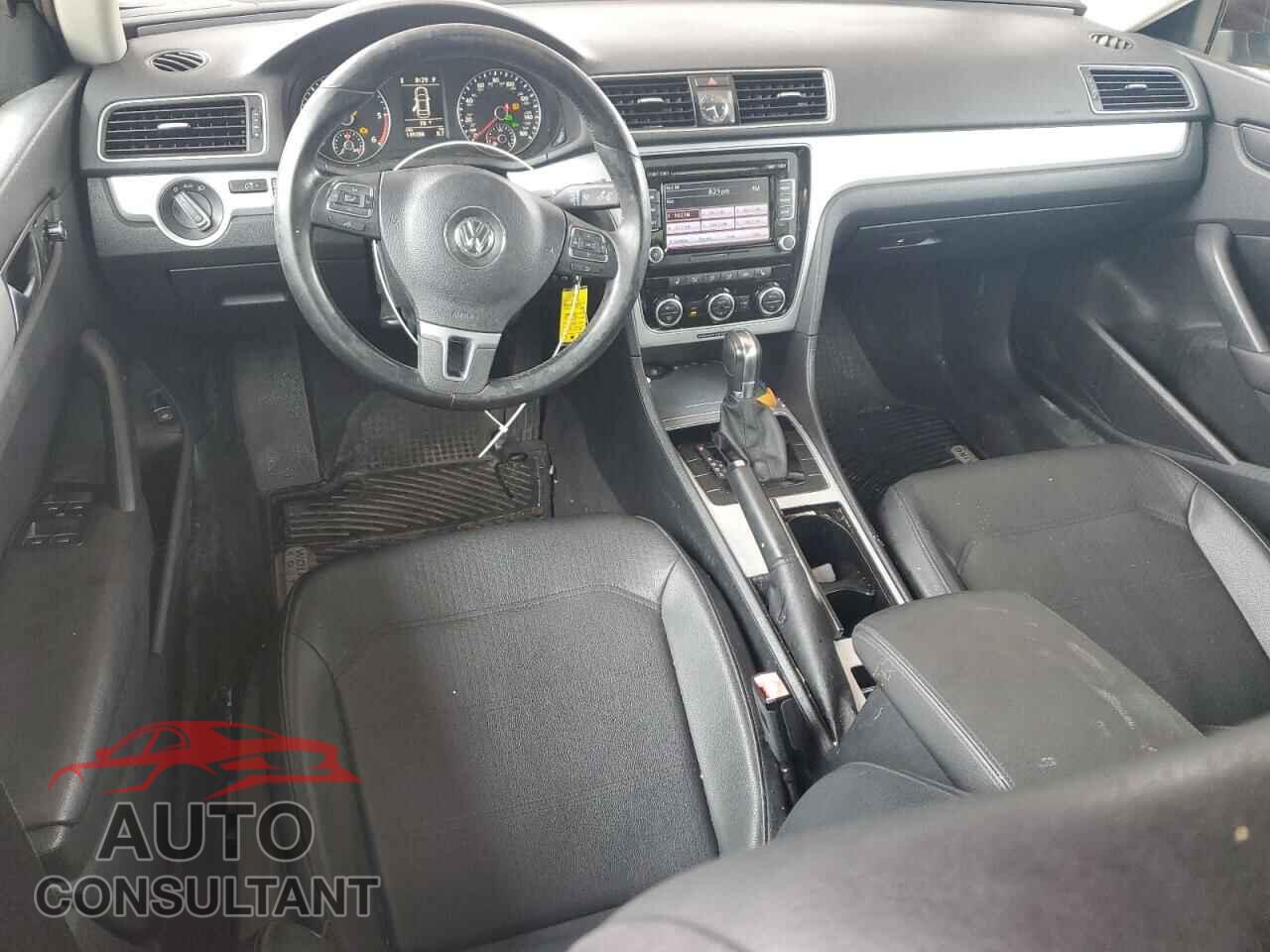 VOLKSWAGEN PASSAT 2012 - 1VWBN7A35CC018036