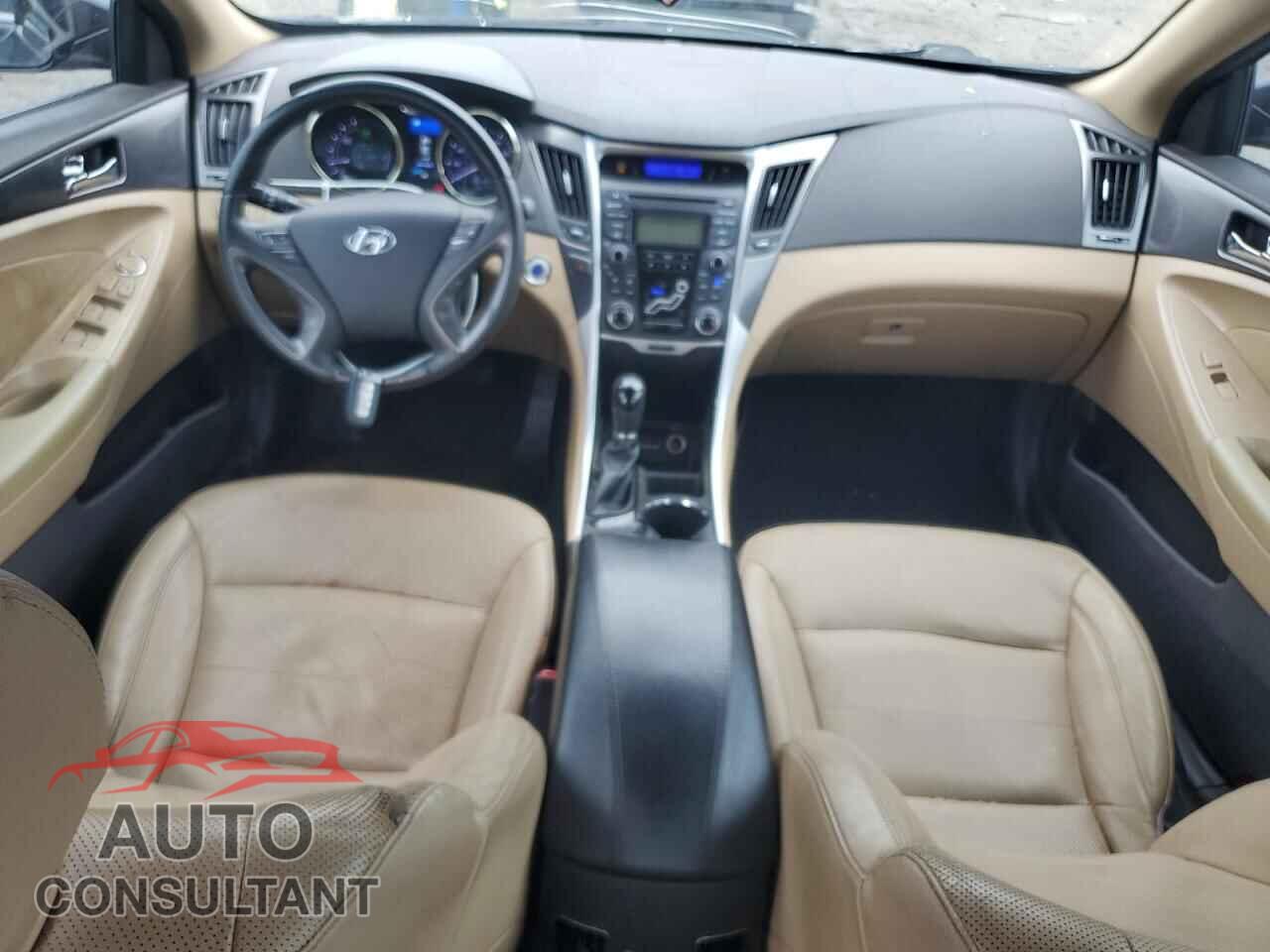 HYUNDAI SONATA 2012 - KMHEC4A43CA025149