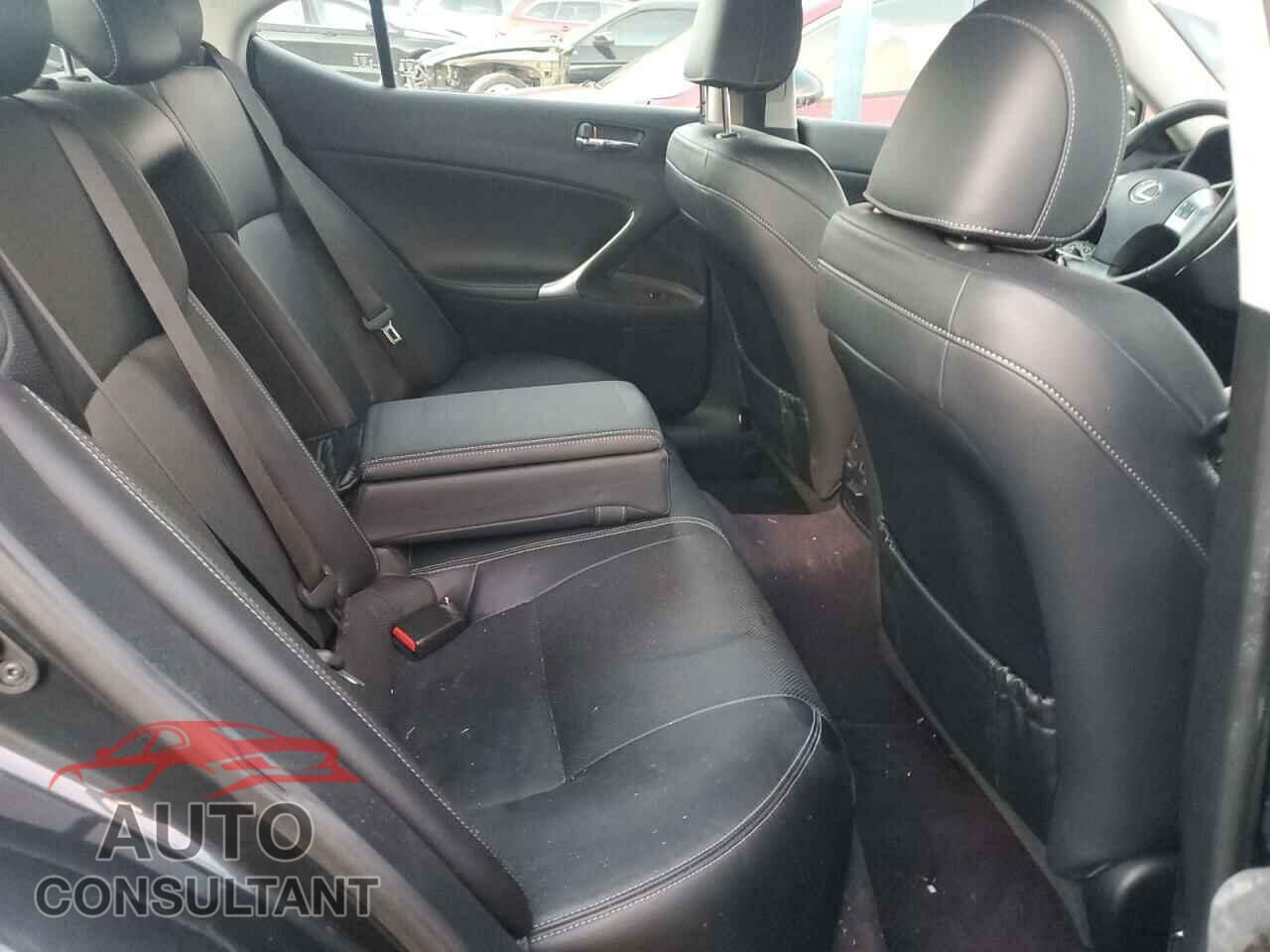 LEXUS IS 2011 - JTHCF5C24B5048417
