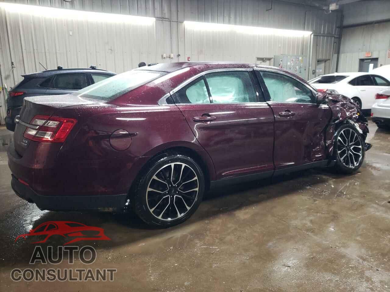 FORD TAURUS 2018 - 1FAHP2E80JG100901