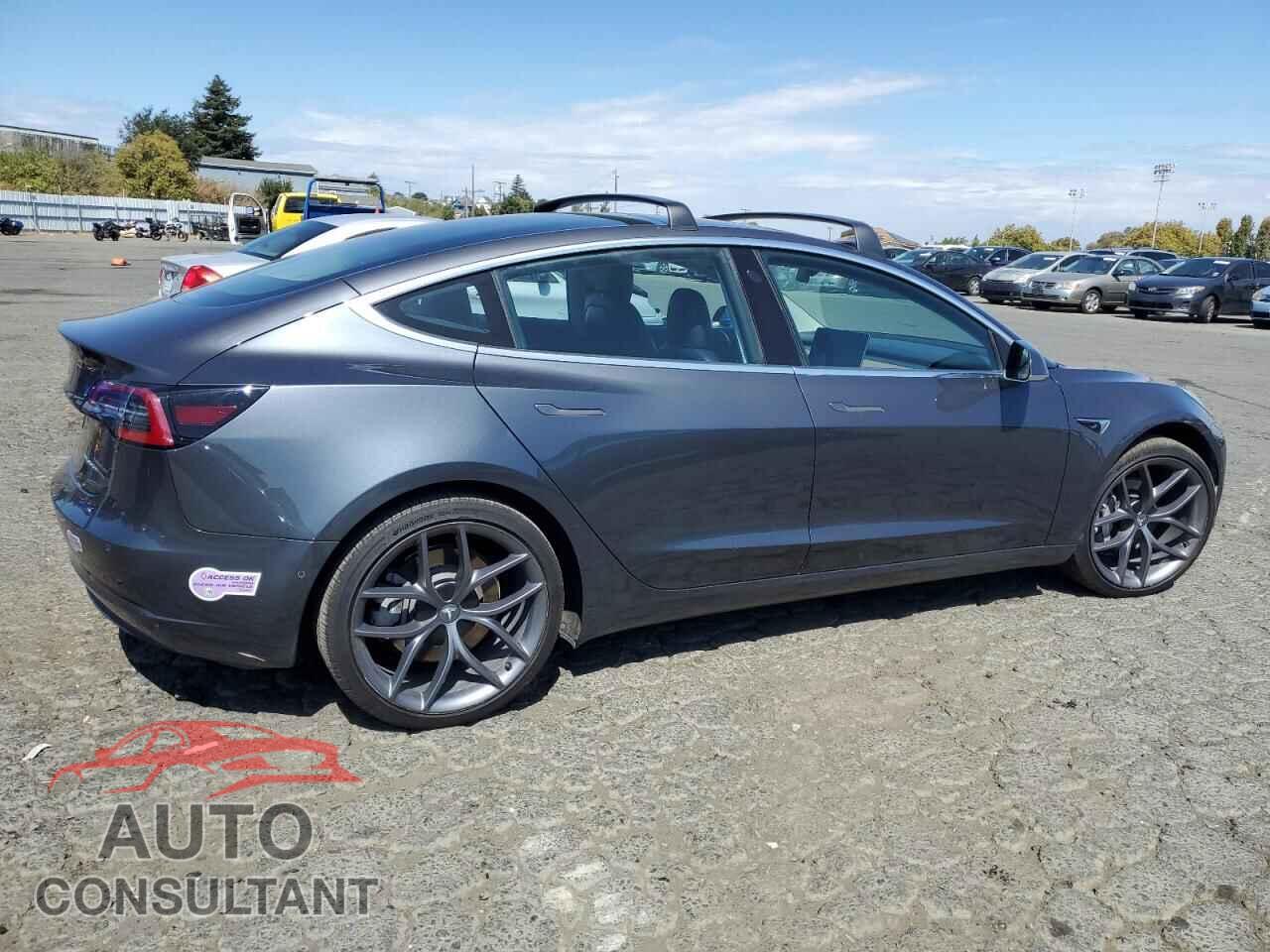 TESLA MODEL 3 2018 - 5YJ3E1EB6JF090837
