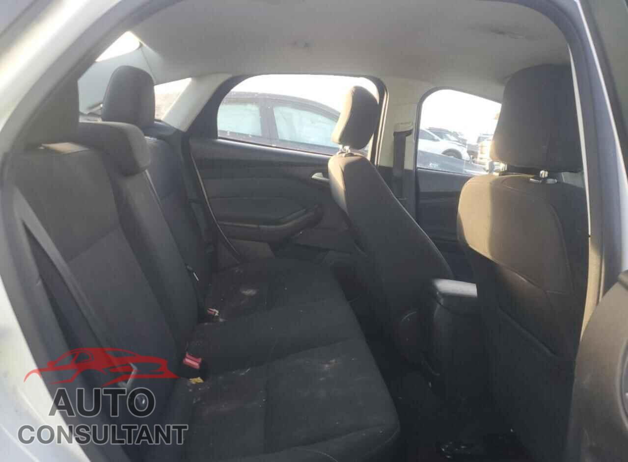 FORD FOCUS 2017 - 1FADP3F29HL307335