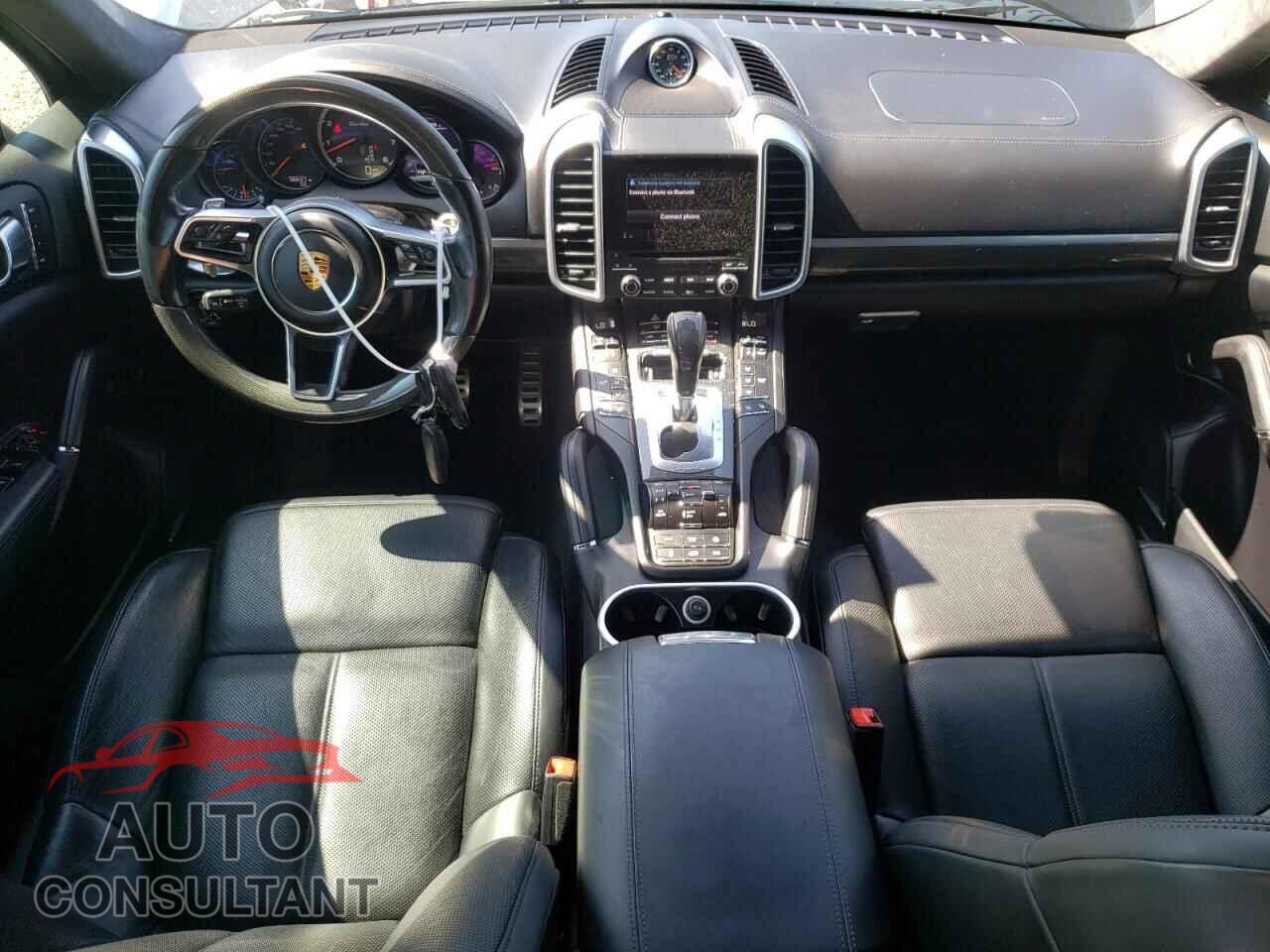 PORSCHE CAYENNE 2017 - WP1AC2A28HLA92393