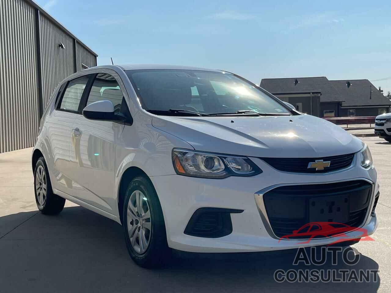 CHEVROLET SONIC 2018 - 1G1JG6SH7J4109922