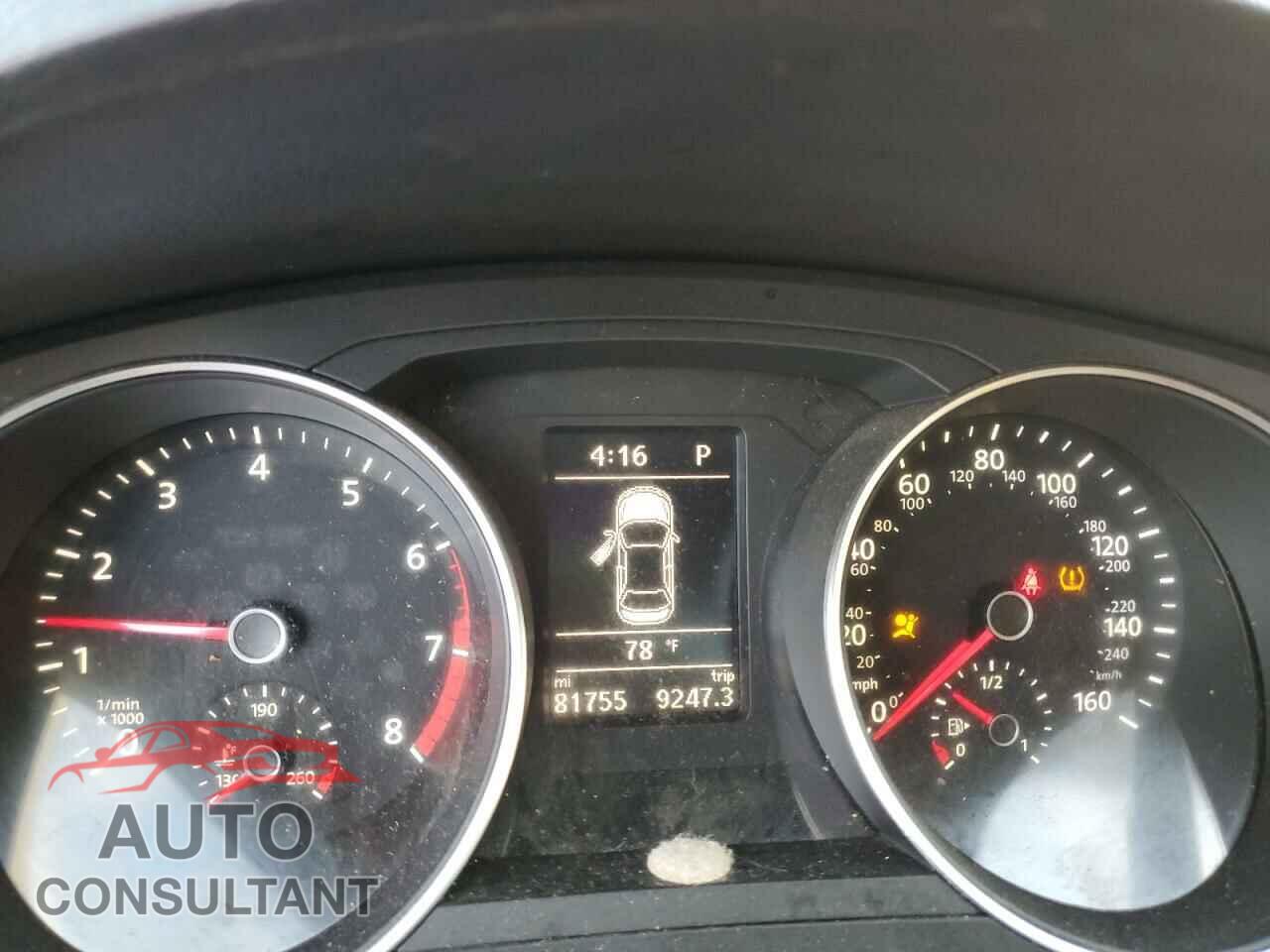 VOLKSWAGEN JETTA 2017 - 3VWDB7AJ9HM281183