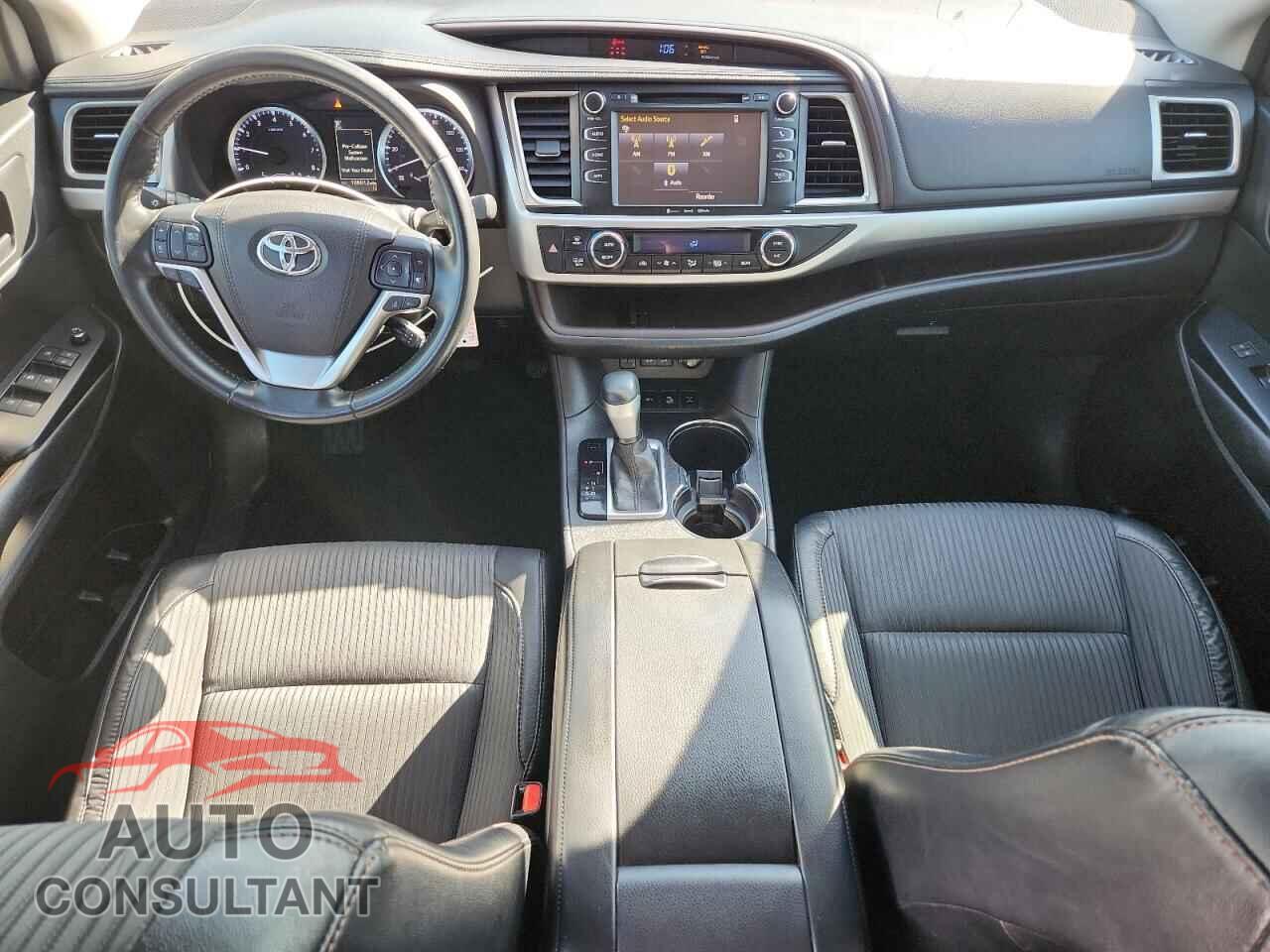 TOYOTA HIGHLANDER 2017 - 5TDBZRFH0HS384502