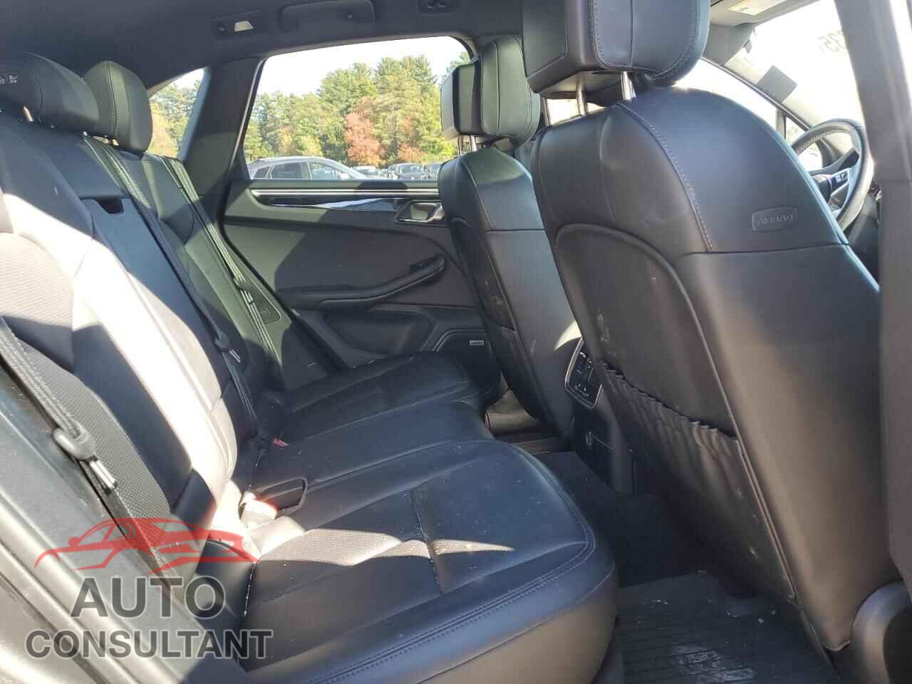 PORSCHE MACAN 2018 - WP1AA2A57JLB11036