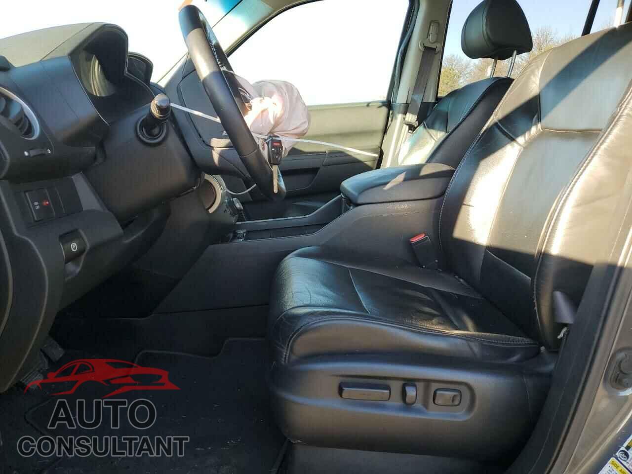 HONDA PILOT 2011 - 5FNYF4H79BB035652