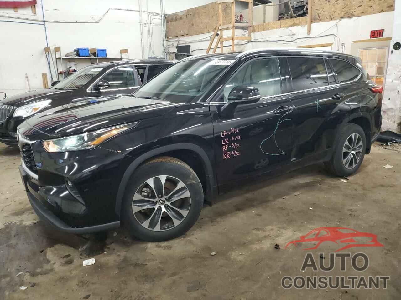 TOYOTA HIGHLANDER 2022 - 5TDGZRBH1NS213216