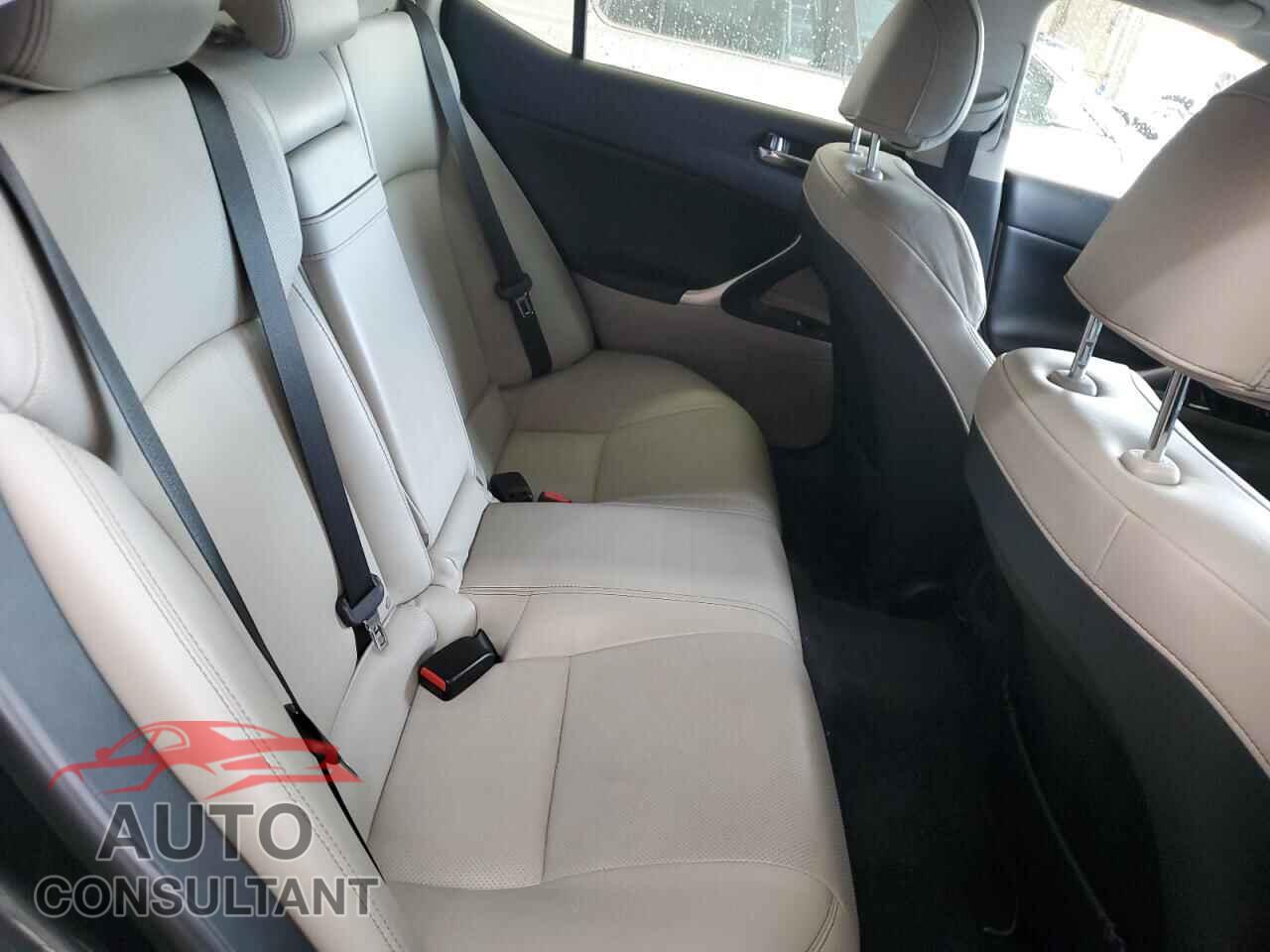 LEXUS IS 2011 - JTHCE5C28B5001569