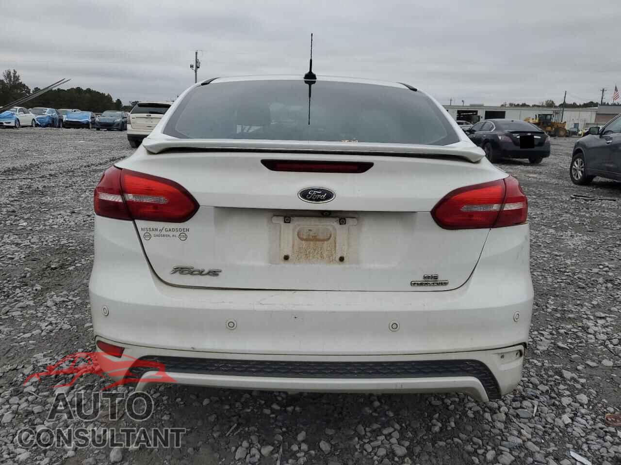 FORD FOCUS 2015 - 1FADP3F20FL345260