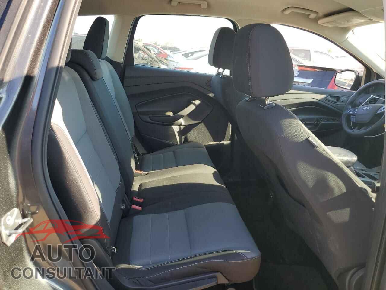 FORD ESCAPE 2017 - 1FMCU0F7XHUD34476