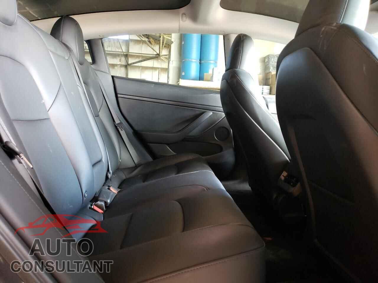 TESLA MODEL 3 2023 - 5YJ3E1EA0PF657897