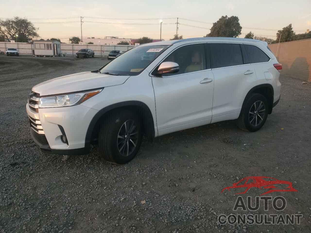 TOYOTA HIGHLANDER 2017 - 5TDKZRFH3HS195505