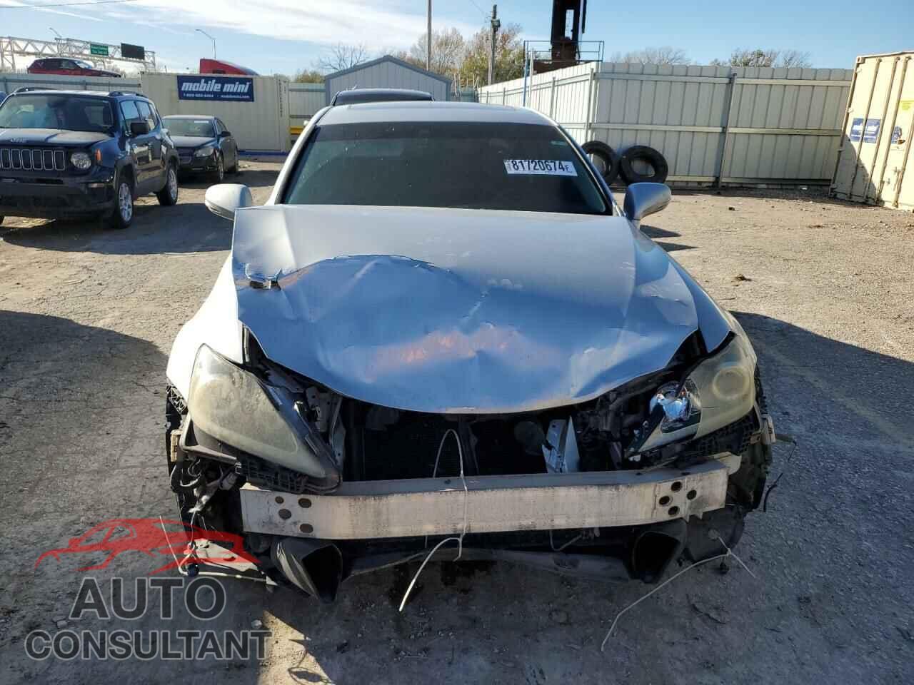 LEXUS IS 2011 - JTHCF5C28B5051031
