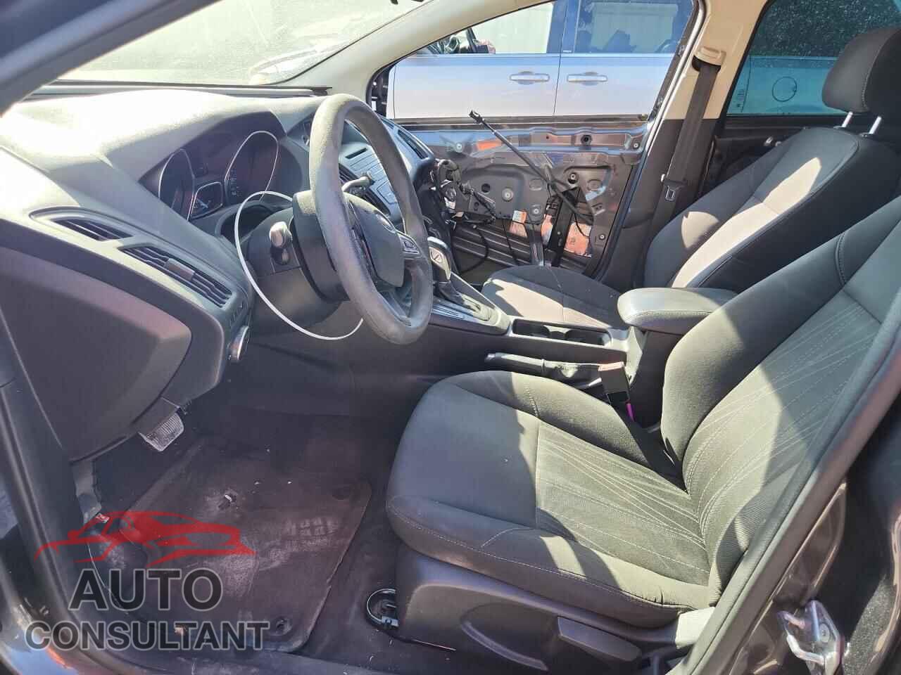 FORD FOCUS 2015 - 1FADP3F21FL221966