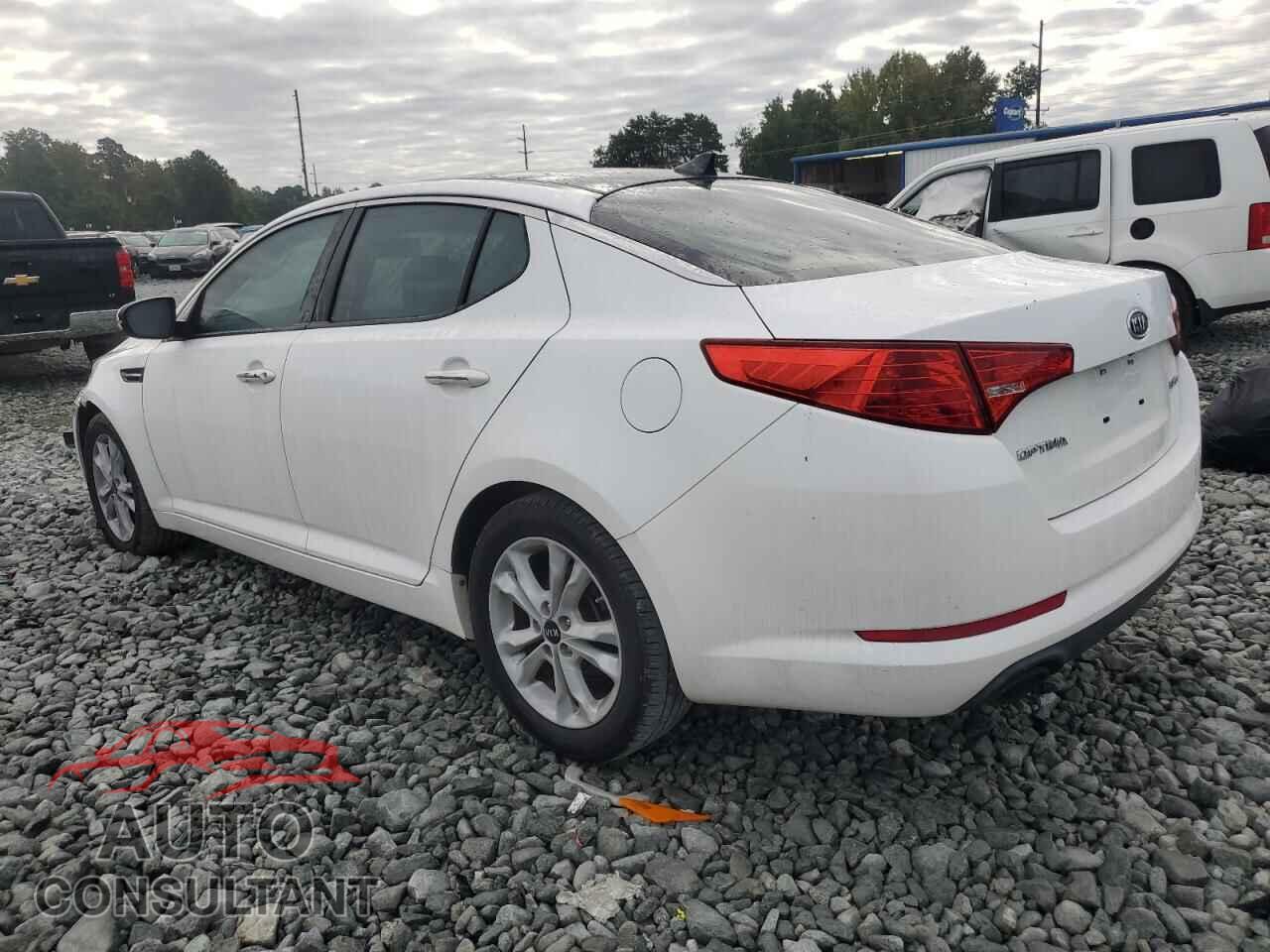 KIA OPTIMA 2011 - KNAGN4A75B5055873