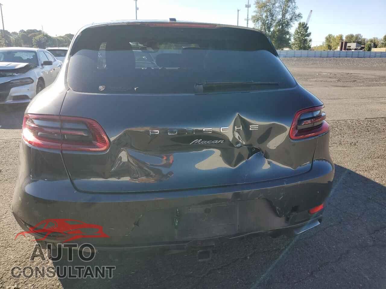 PORSCHE MACAN 2018 - WP1AA2A55JLB00973
