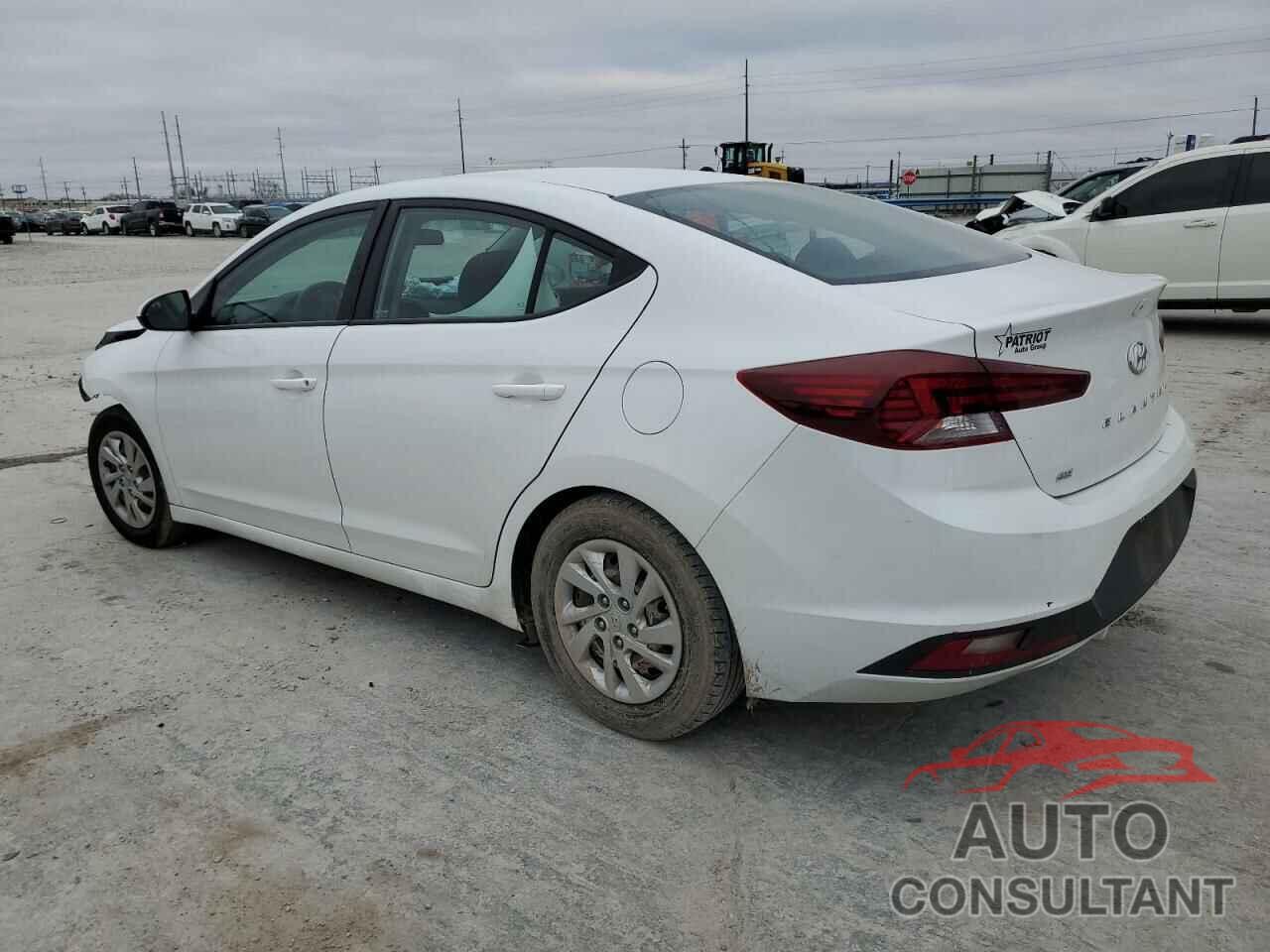 HYUNDAI ELANTRA 2019 - 5NPD74LF2KH415881