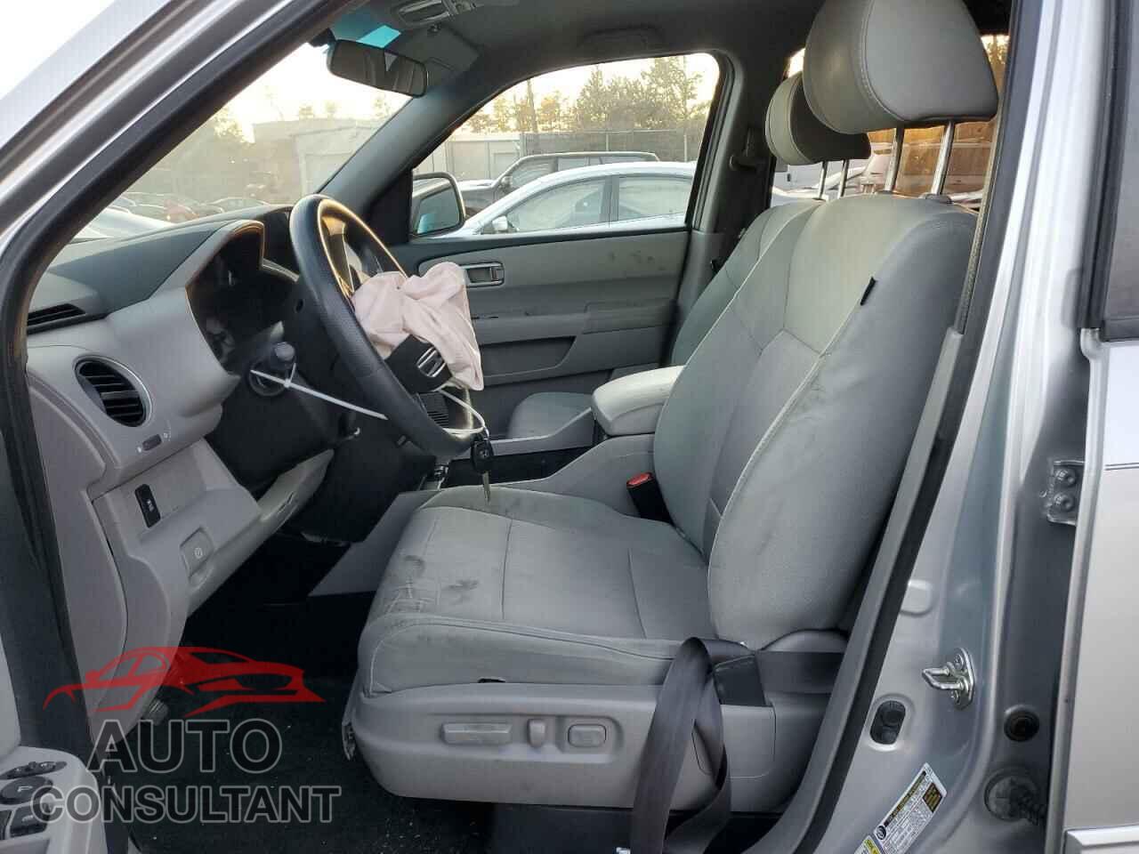 HONDA PILOT 2015 - 5FNYF4H48FB048534