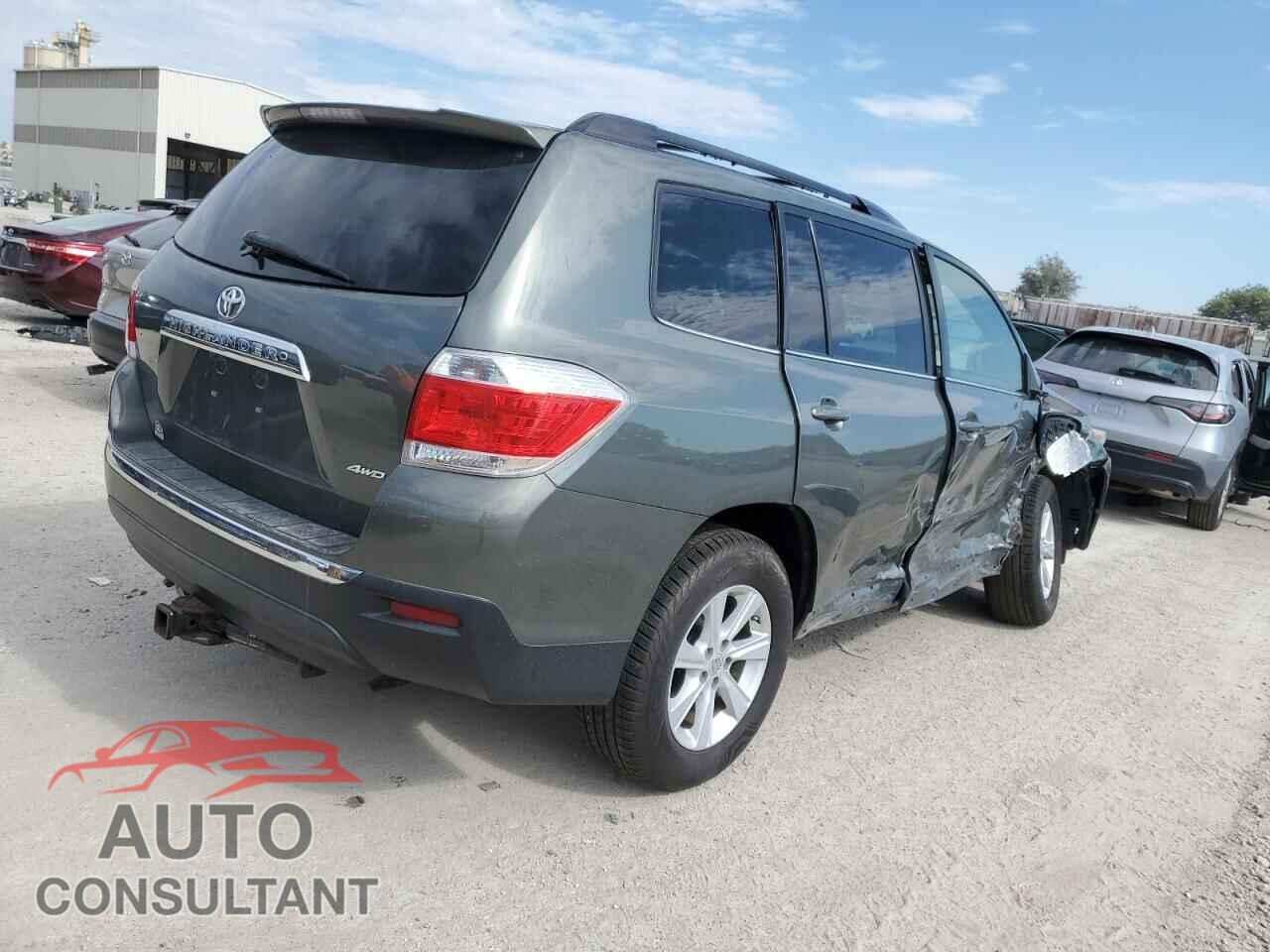 TOYOTA HIGHLANDER 2013 - 5TDBK3EH8DS272415