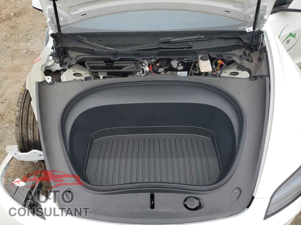 TESLA MODEL 3 2025 - 5YJ3E1EA6SF011000
