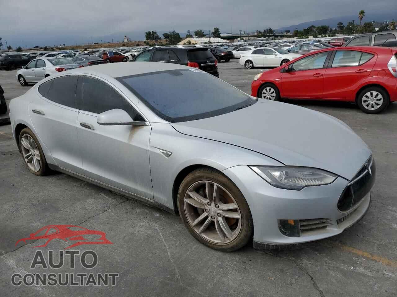 TESLA MODEL S 2013 - 5YJSA1CG6DFP23802