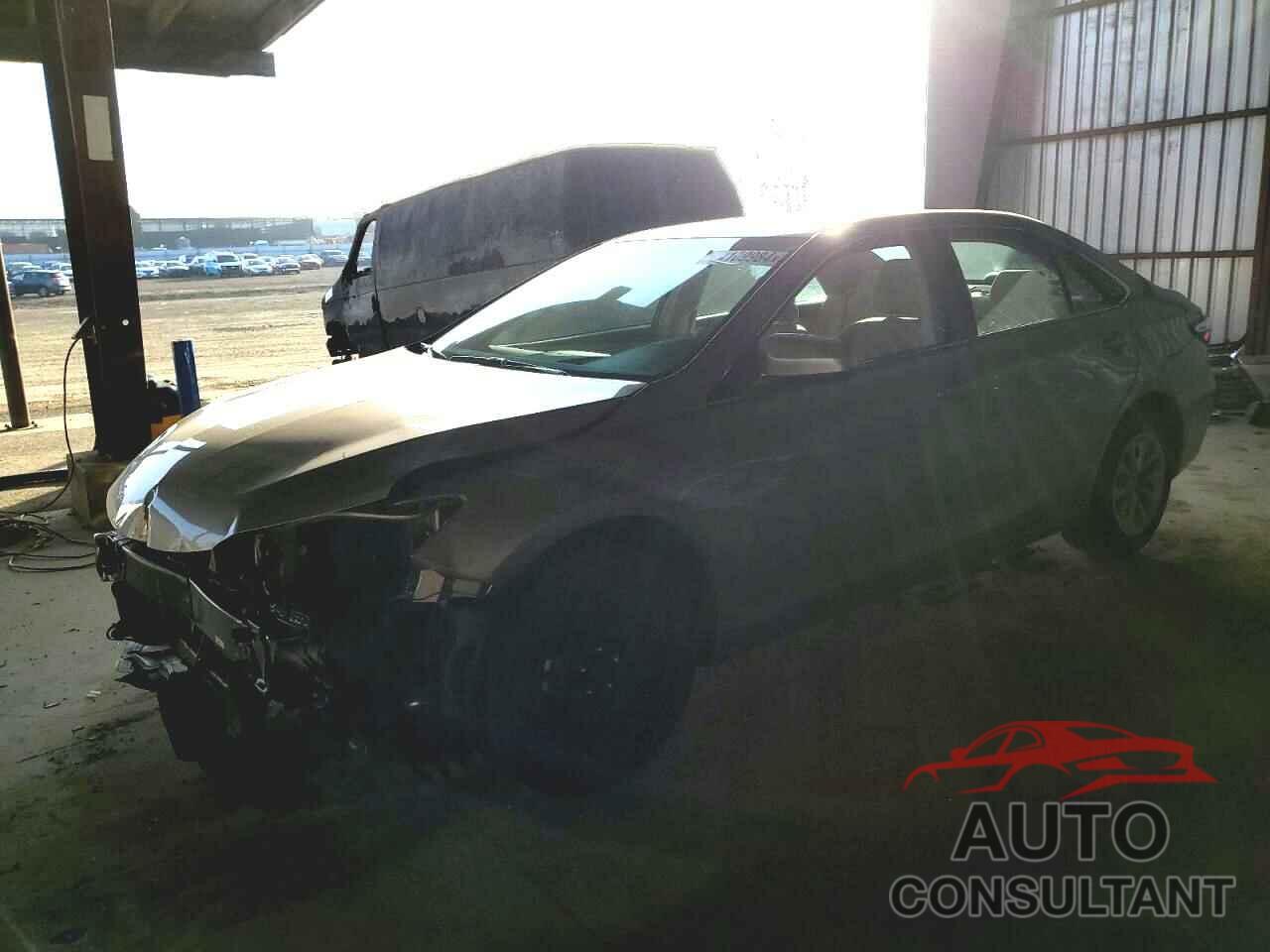 TOYOTA CAMRY 2016 - 4T4BF1FK5GR572420
