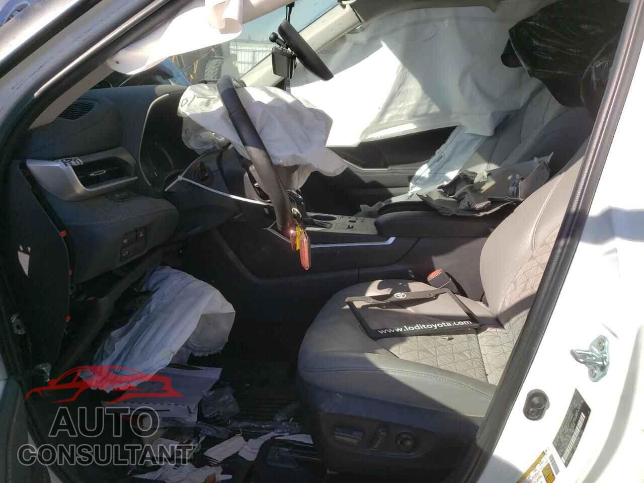 TOYOTA HIGHLANDER 2023 - 5TDABRCH2PS578905