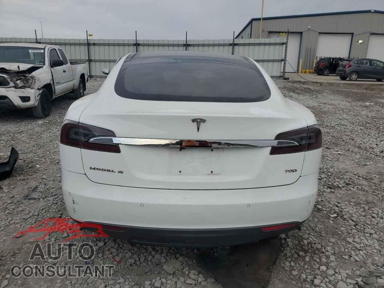TESLA MODEL S 2015 - 5YJSA1S26FF090775