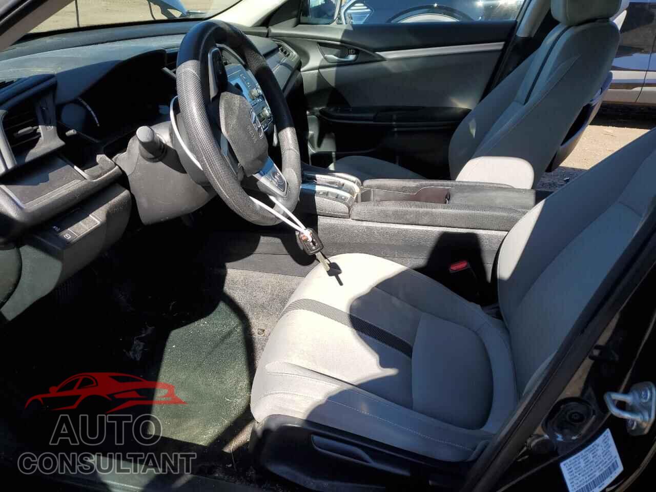 HONDA CIVIC 2018 - 2HGFC2F58JH590303