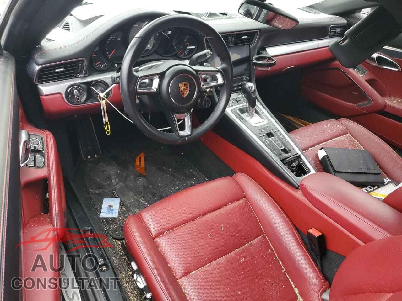 PORSCHE 911 2018 - WP0CB2A95JS147808